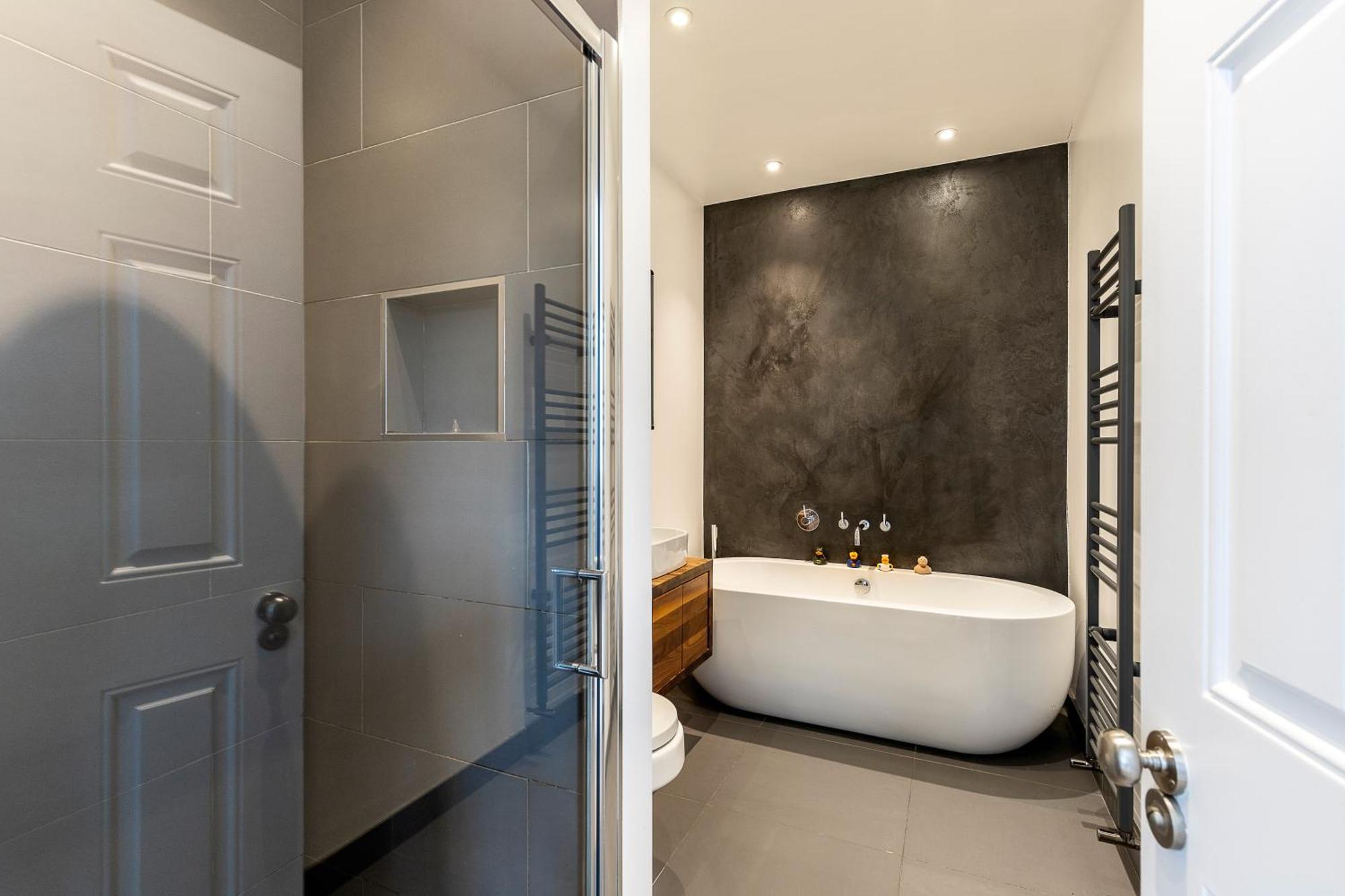 Rustic And Contemporary Haven In Brixton *