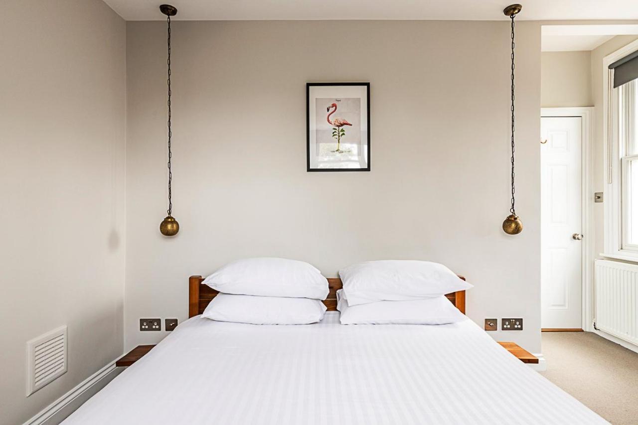Rustic And Contemporary Haven In Brixton